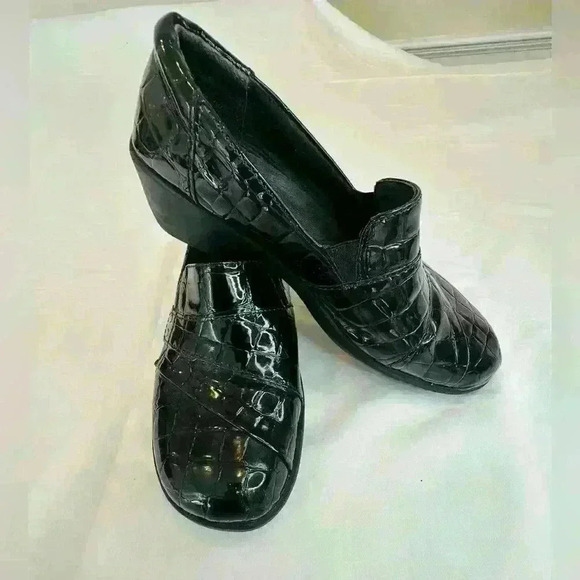 Clarks Collection size 7.5 black patent leather. - Picture 3 of 6